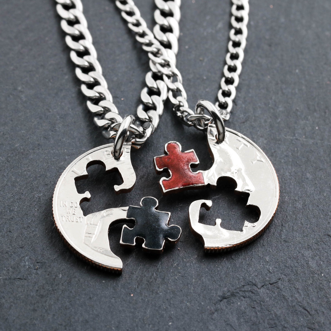 アクセサリー unicco Black and Red Puzzle Piece Coin Necklaces, Autism Jewelry, BFF