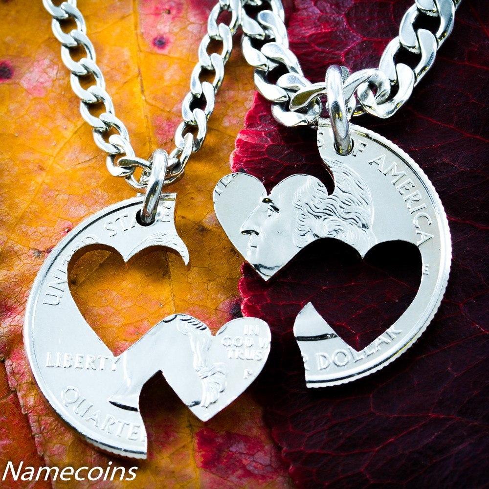 Couples purchase chain necklaces