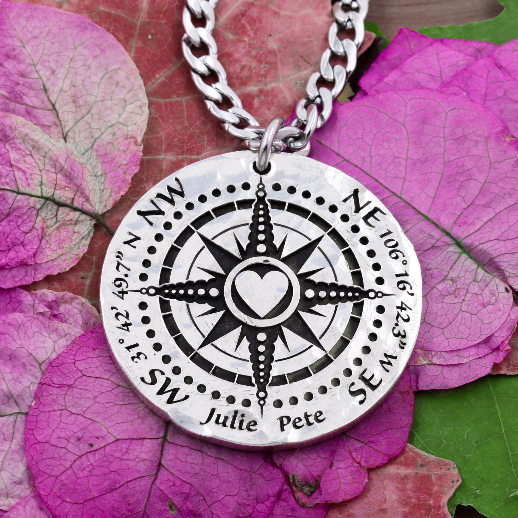Engraved Compass Pendant Necklace - Gold – SOYER