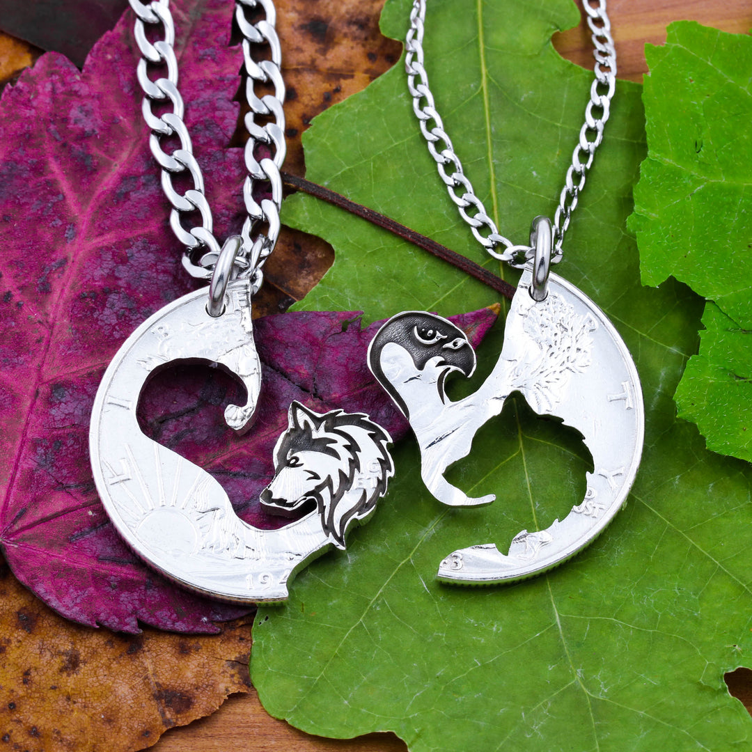 Interlocking wolf necklace shop